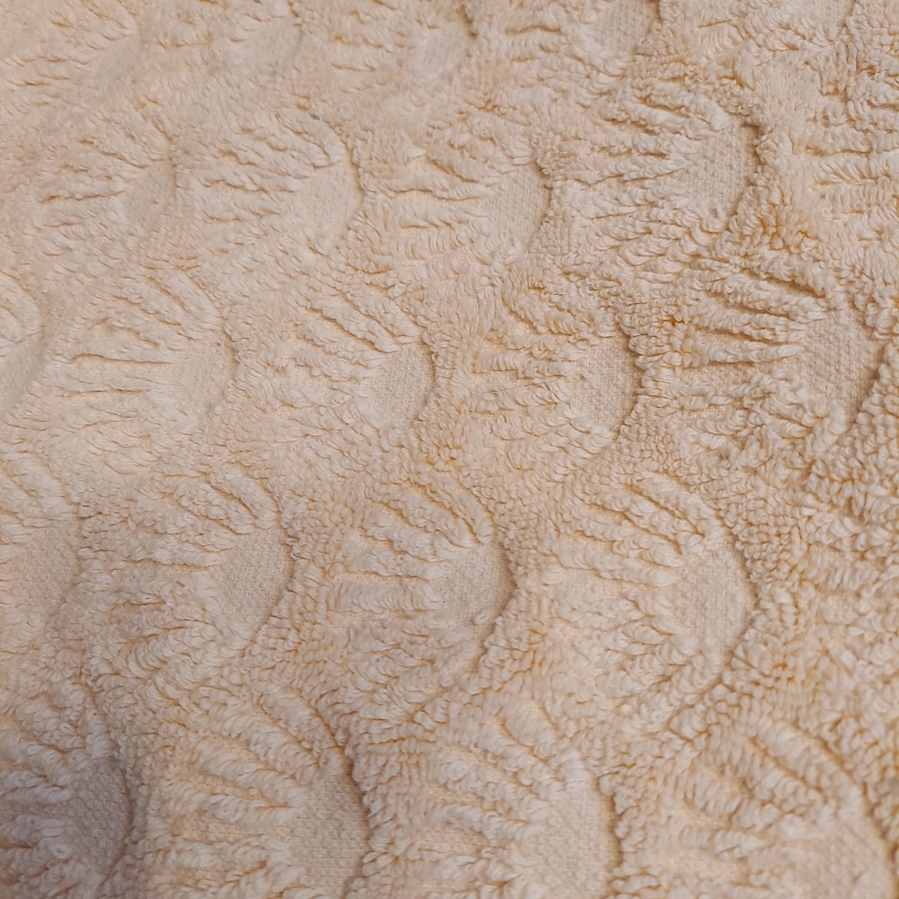 Pink shell bath towel in seashell pattern vintage - Picture 2 of 4